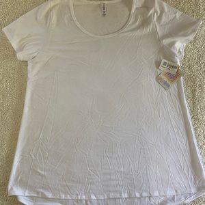 LuLaRoe 1.0 Classic Tee 🦄👚 in solid WHITE!
